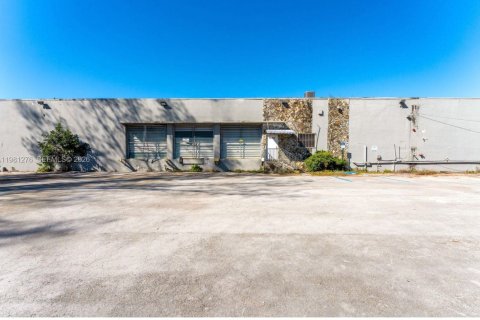 Immobilier commercial à vendre à Hialeah, Floride № 2091284 - photo 3