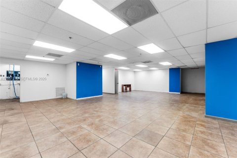 Immobilier commercial à vendre à Hialeah, Floride № 2091284 - photo 7