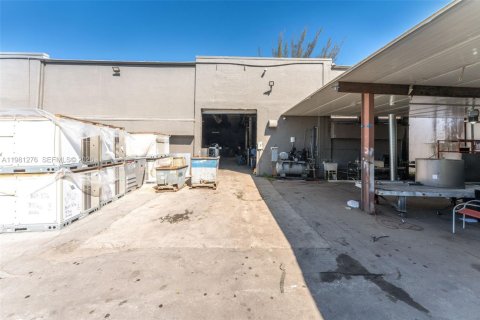Immobilier commercial à vendre à Hialeah, Floride № 2091284 - photo 24