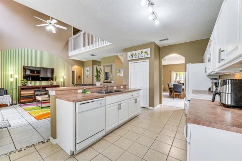 House in Kissimmee, Florida 5 bedrooms, 244.89 sq.m. № 1723194 - photo 6