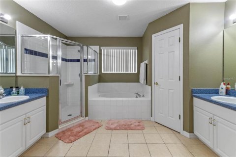 House in Kissimmee, Florida 5 bedrooms, 244.89 sq.m. № 1723194 - photo 21