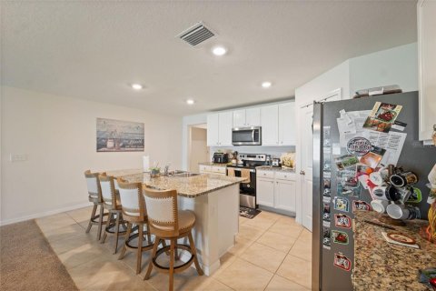 House in Spring Hill, Florida 4 bedrooms, 168.34 sq.m. № 1845413 - photo 9