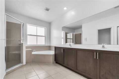 Villa ou maison à vendre à Homestead, Floride: 4 chambres, 227.7 m2 № 1946341 - photo 11