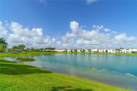 Villa ou maison à vendre à Homestead, Floride: 4 chambres, 227.7 m2 № 1946341 - photo 23