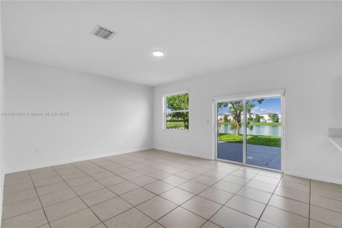 Villa ou maison à vendre à Homestead, Floride: 4 chambres, 227.7 m2 № 1946341 - photo 15