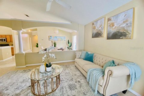Casa en venta en Kissimmee, Florida, 4 dormitorios, 169.27 m2 № 436852 - foto 5