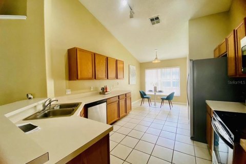 Casa en venta en Kissimmee, Florida, 4 dormitorios, 169.27 m2 № 436852 - foto 6