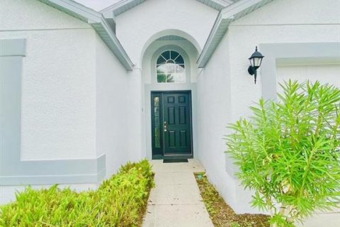 Casa en venta en Kissimmee, Florida, 4 dormitorios, 169.27 m2 № 436852 - foto 2