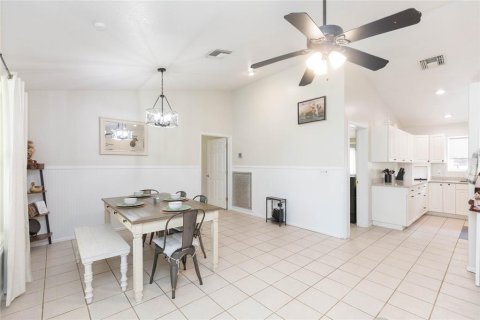 House in Dade City, Florida 3 bedrooms, 202.62 sq.m. № 2266534 - photo 14