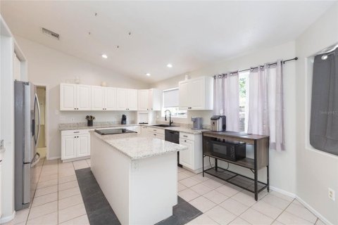 House in Dade City, Florida 3 bedrooms, 202.62 sq.m. № 2266534 - photo 6