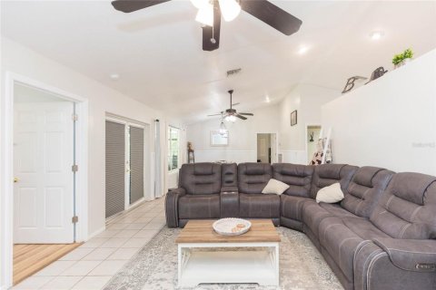 House in Dade City, Florida 3 bedrooms, 202.62 sq.m. № 2266534 - photo 10