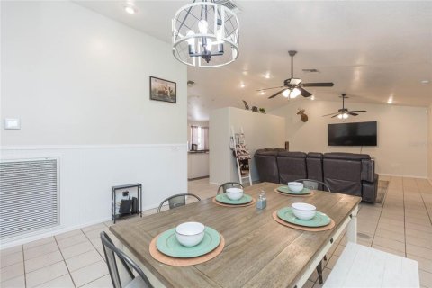 House in Dade City, Florida 3 bedrooms, 202.62 sq.m. № 2266534 - photo 17