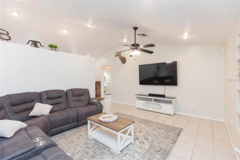 House in Dade City, Florida 3 bedrooms, 202.62 sq.m. № 2266534 - photo 12