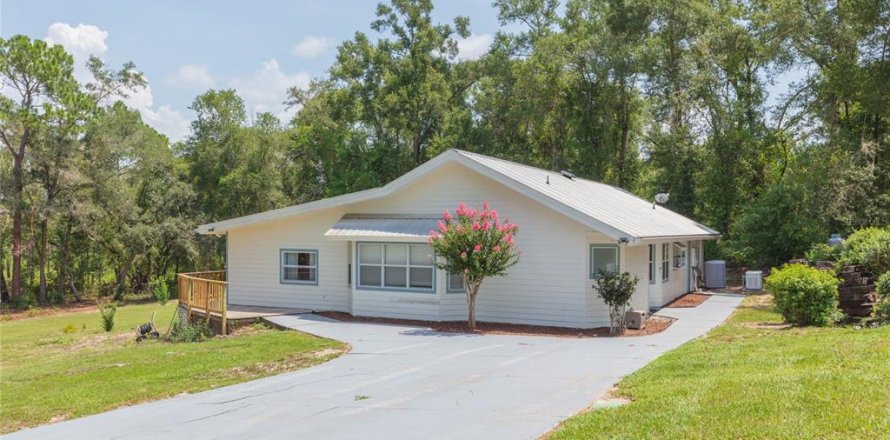 House in Dade City, Florida 3 bedrooms, 202.62 sq.m. № 2266534