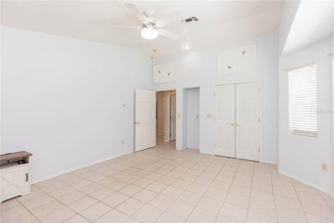 House in Dade City, Florida 3 bedrooms, 202.62 sq.m. № 2266534 - photo 23
