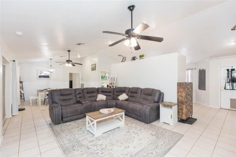 House in Dade City, Florida 3 bedrooms, 202.62 sq.m. № 2266534 - photo 11