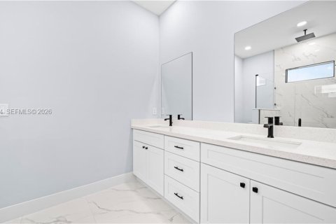 House in Lehigh Acres, Florida 4 bedrooms № 2048565 - photo 20