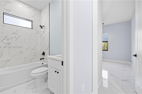 House in Lehigh Acres, Florida 4 bedrooms № 2048565 - photo 16