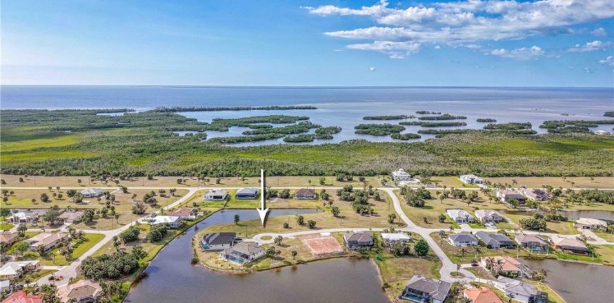 Terreno en Punta Gorda, Florida № 2212824