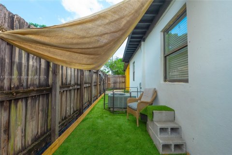 Купить виллу или дом в Норт-Майами, Флорида 2 спальни, 125.98м2, № 1972537 - фото 21