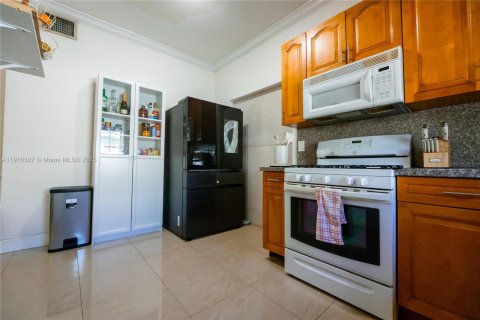 Купить виллу или дом в Норт-Майами, Флорида 2 спальни, 125.98м2, № 1972537 - фото 9