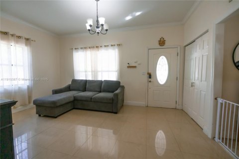 Купить виллу или дом в Норт-Майами, Флорида 2 спальни, 125.98м2, № 1972537 - фото 6