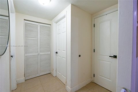 Купить виллу или дом в Норт-Майами, Флорида 2 спальни, 125.98м2, № 1972537 - фото 14