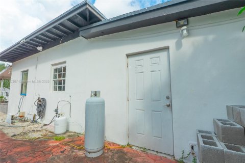 Купить виллу или дом в Норт-Майами, Флорида 2 спальни, 125.98м2, № 1972537 - фото 20