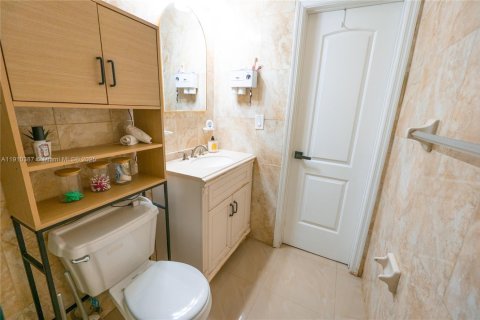 Купить виллу или дом в Норт-Майами, Флорида 2 спальни, 125.98м2, № 1972537 - фото 13
