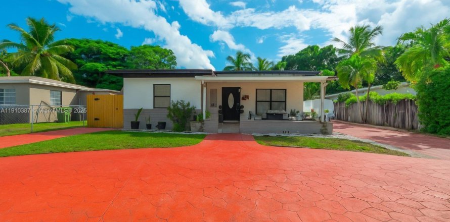 Дом в Норт-Майами, Флорида 2 спальни, 125.98м2 № 1972537