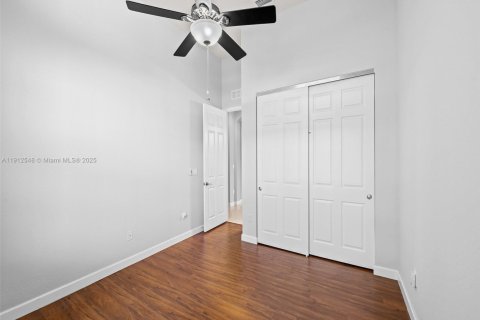 House in Cooper City, Florida 4 bedrooms, 230.4 sq.m. № 1970966 - photo 24