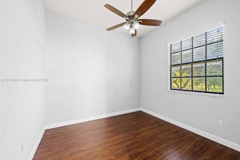 House in Cooper City, Florida 4 bedrooms, 230.4 sq.m. № 1970966 - photo 20