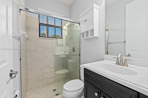 House in Cooper City, Florida 4 bedrooms, 230.4 sq.m. № 1970966 - photo 22