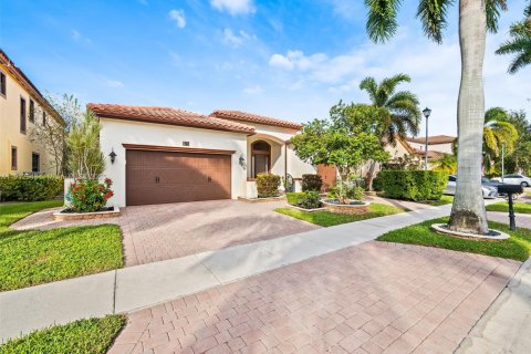 House in Cooper City, Florida 4 bedrooms, 230.4 sq.m. № 1970966 - photo 1