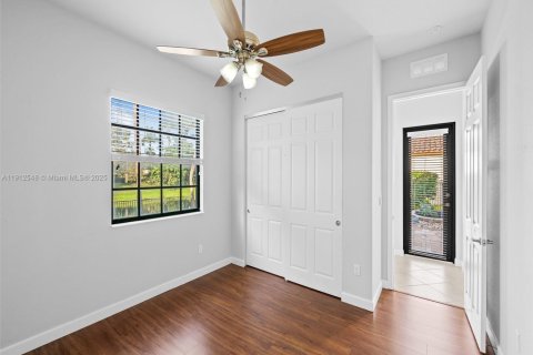 House in Cooper City, Florida 4 bedrooms, 230.4 sq.m. № 1970966 - photo 21