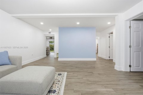 Villa ou maison à vendre à Hialeah, Floride: 4 chambres, 167.5 m2 № 2011437 - photo 5