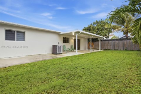 Villa ou maison à vendre à Hialeah, Floride: 4 chambres, 167.5 m2 № 2011437 - photo 27