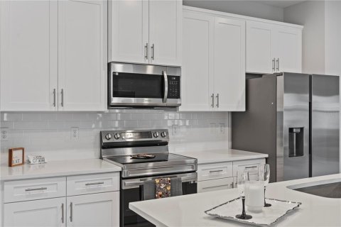 House in Palm Bay, Florida 4 bedrooms, 186.27 sq.m. № 1877336 - photo 3