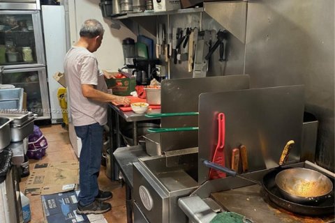 Commercial property in Miami, Florida № 2043342 - photo 10