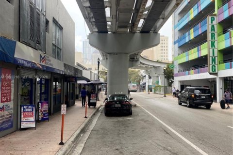 Commercial property in Miami, Florida № 2043342 - photo 3