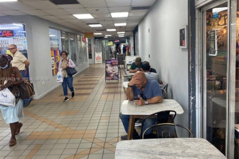 Commercial property in Miami, Florida № 2043342 - photo 2