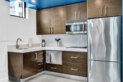 Copropriété à vendre à Sunny Isles Beach, Floride: 2 chambres, 84.36 m2 № 1942203 - photo 10