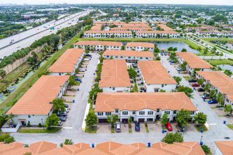 Купить таунхаус в Ривьера-Бич, Флорида 3 комнаты, 161.93м2, № 2083584 - фото 8