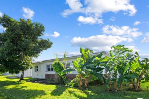 Casa en venta en Tamarac, Florida, 2 dormitorios, 147.44 m2 № 2429753 - foto 2