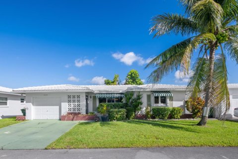 Casa en Tamarac, Florida 2 dormitorios, 147.44 m2 № 2429753