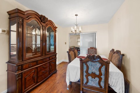 Casa en venta en Tamarac, Florida, 2 dormitorios, 147.44 m2 № 2429753 - foto 10