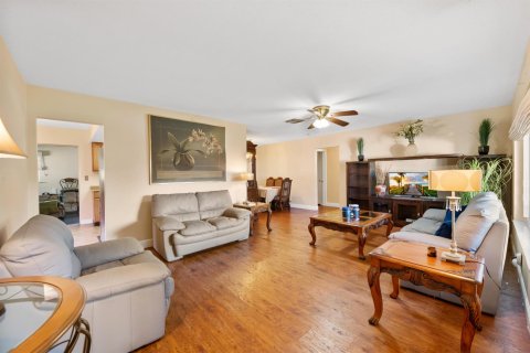 Casa en venta en Tamarac, Florida, 2 dormitorios, 147.44 m2 № 2429753 - foto 3
