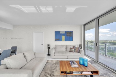 Condo in North Miami Beach, Florida, 3 bedrooms  № 1959641 - photo 11