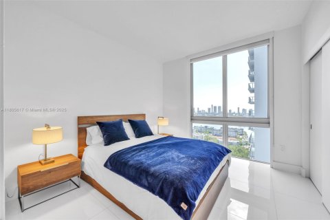 Condo in North Miami Beach, Florida, 3 bedrooms  № 1959641 - photo 30