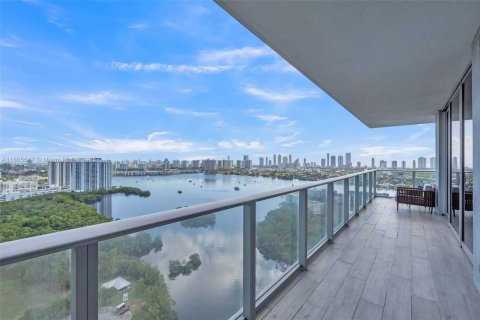 Condo in North Miami Beach, Florida, 3 bedrooms  № 1959641 - photo 3